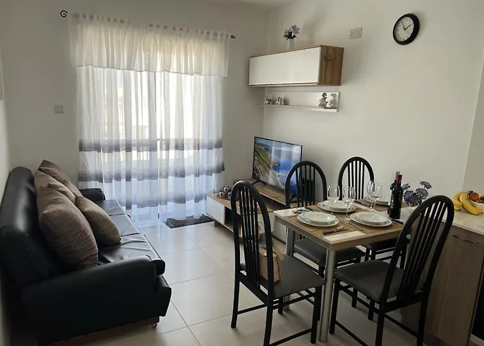 Quiet, Cosy Apartment In Ghadira Bay By Homely